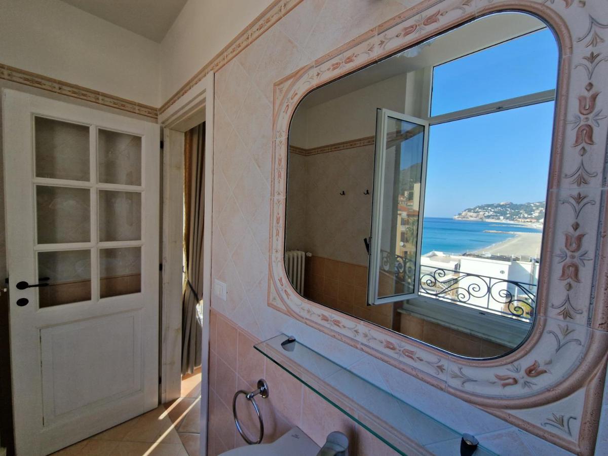 Hotel Miramare Споторно Екстериор снимка
