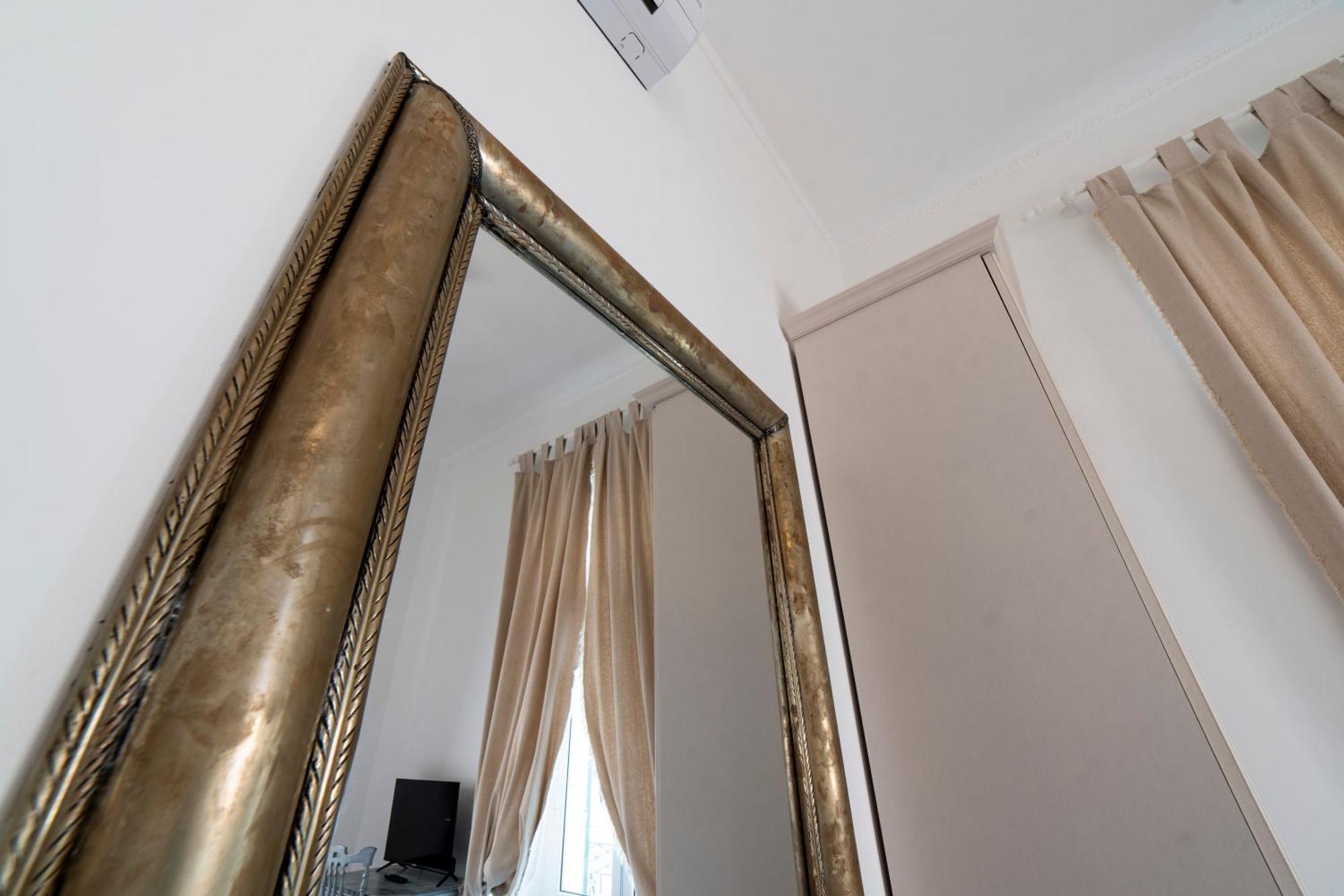 Hotel Miramare Споторно Екстериор снимка
