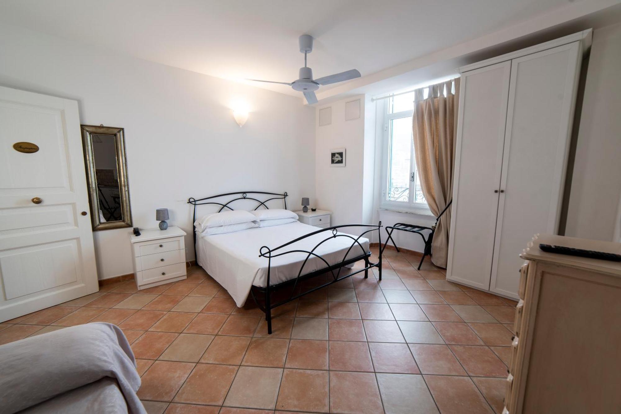 Hotel Miramare Споторно Стая снимка