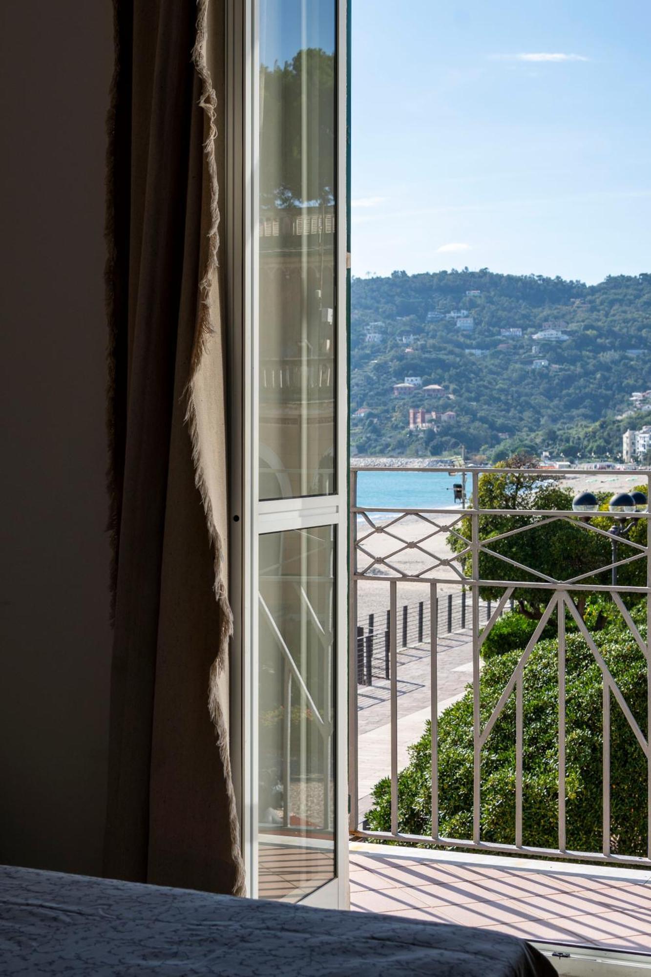 Hotel Miramare Споторно Стая снимка