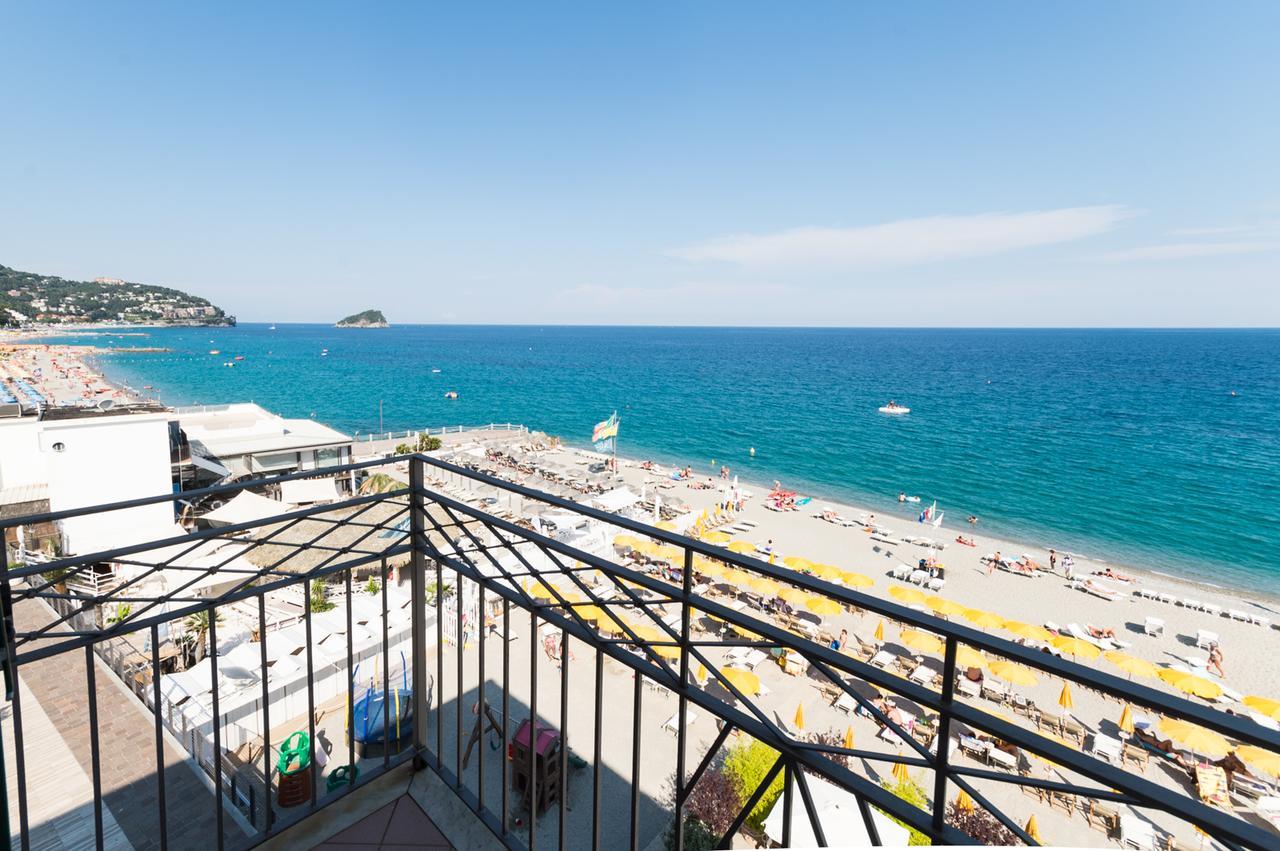 Hotel Miramare Споторно Екстериор снимка